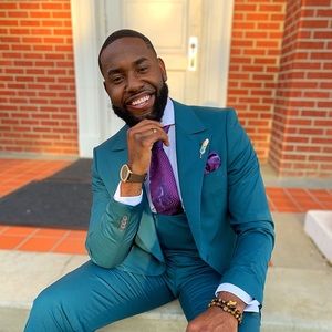 Meet your Posher, Dominic